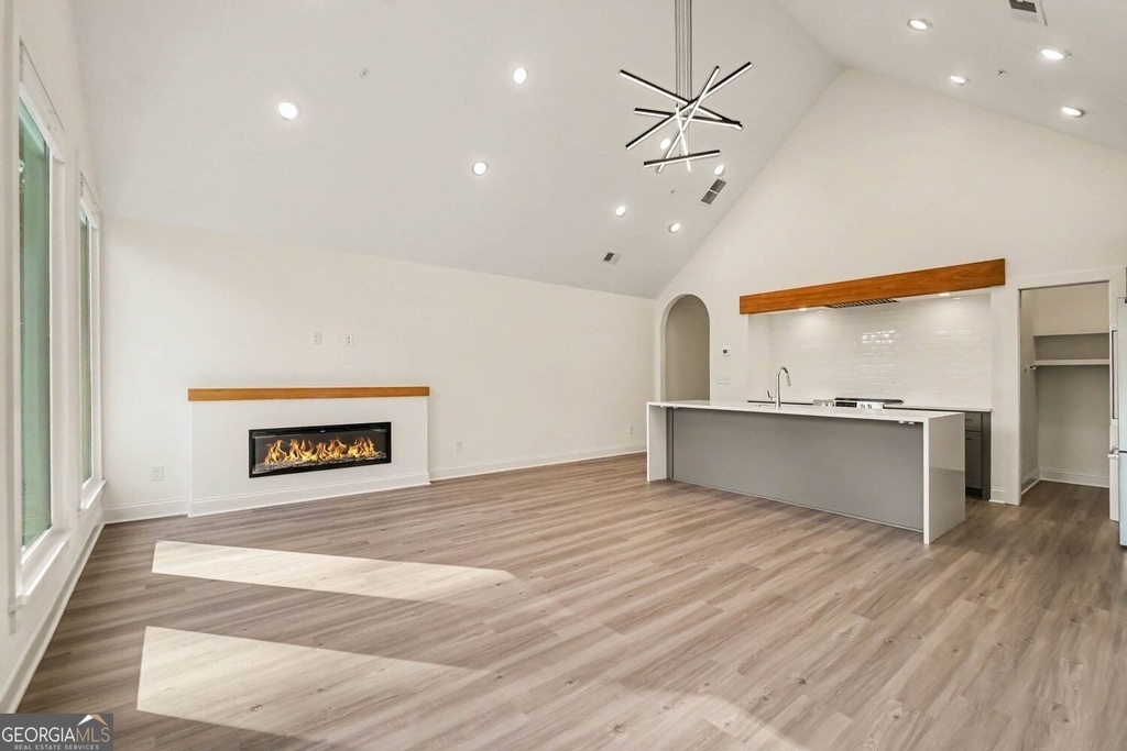 409 Burgundy Way - Photo 2