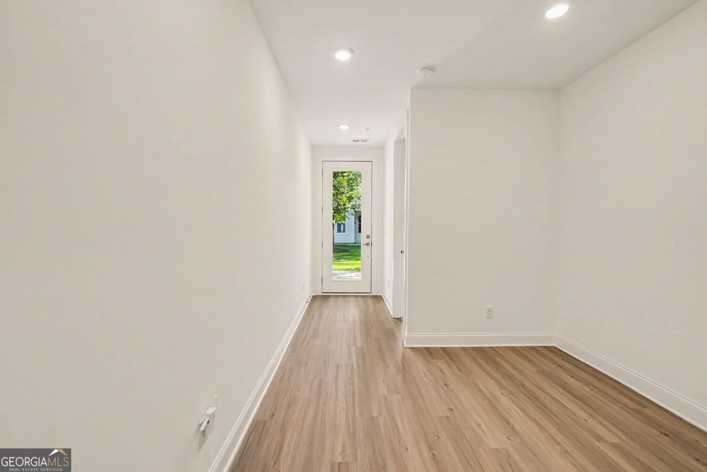 409 Burgundy Way - Photo 8
