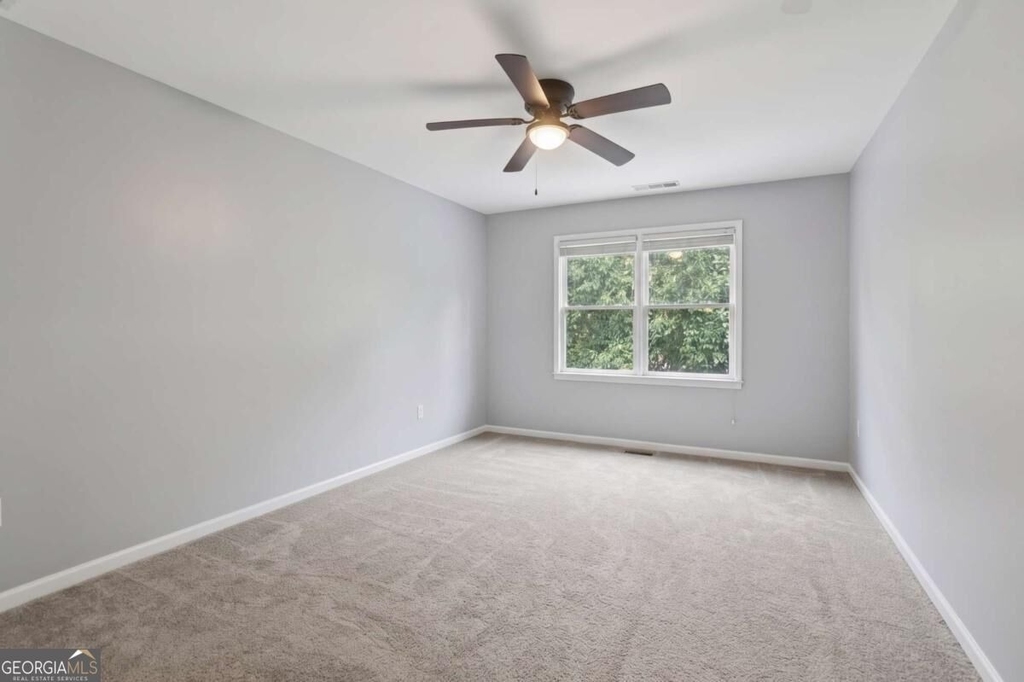 663 Windsor Street Sw - Photo 17