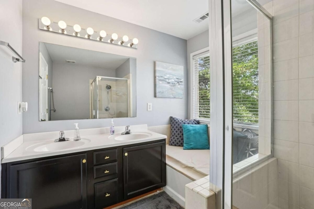 663 Windsor Street Sw - Photo 16