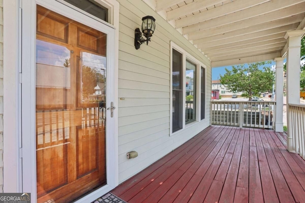 663 Windsor Street Sw - Photo 2