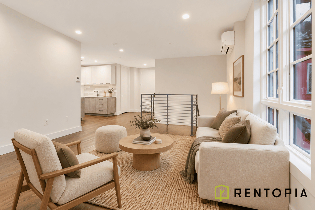 555 Grand Street - Photo 3