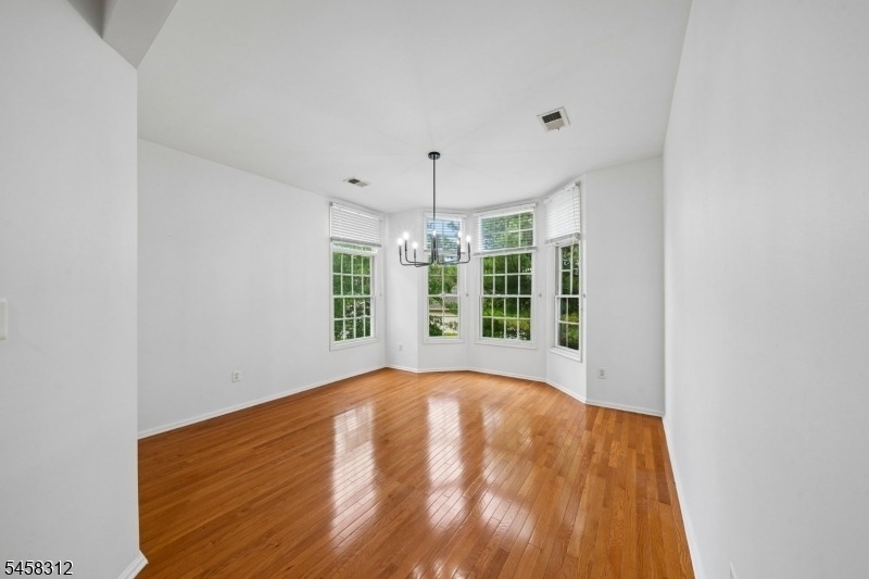 611 Binghampton Ln - Photo 10