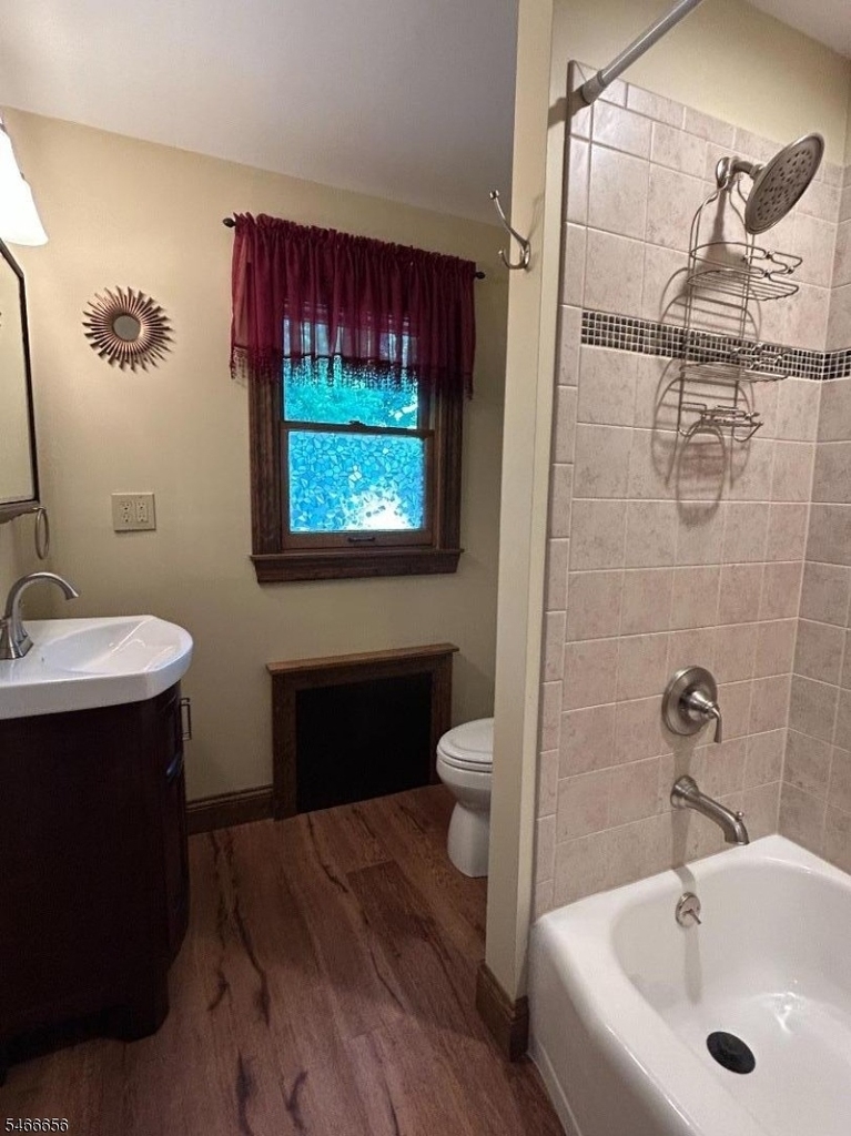 411 Sussex St - Photo 10