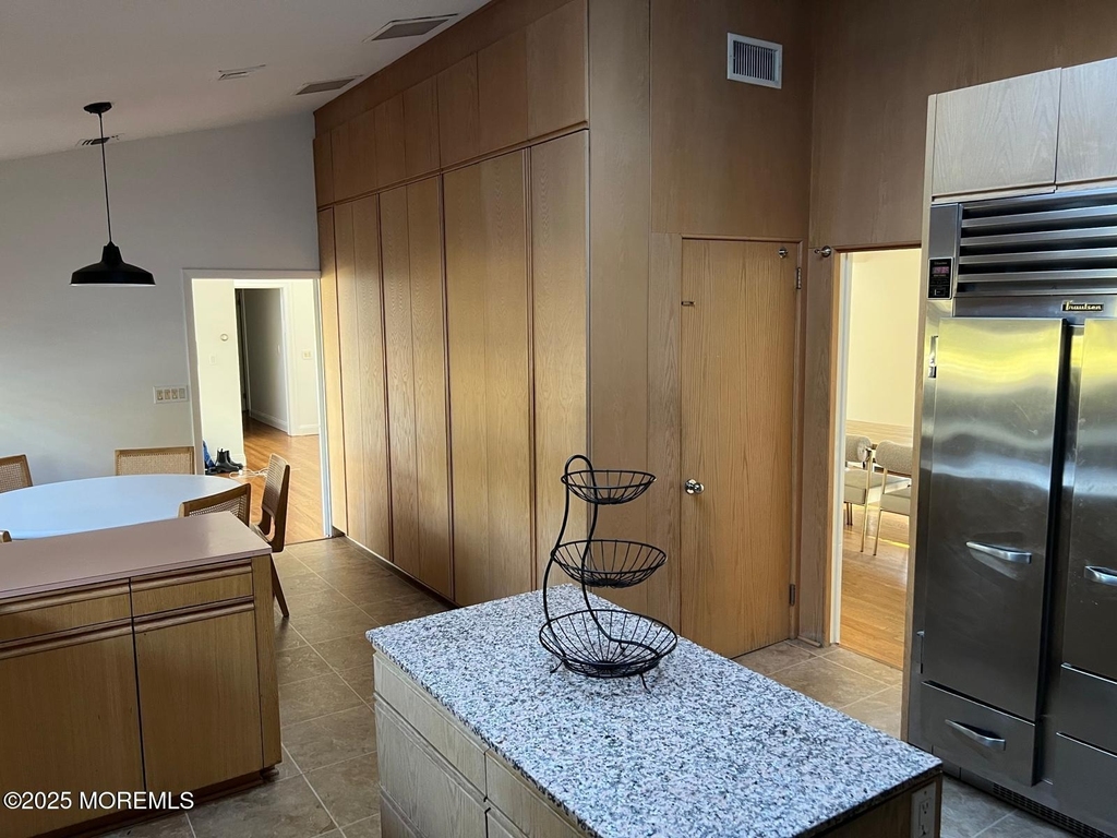 270 Jerome Avenue - Photo 3