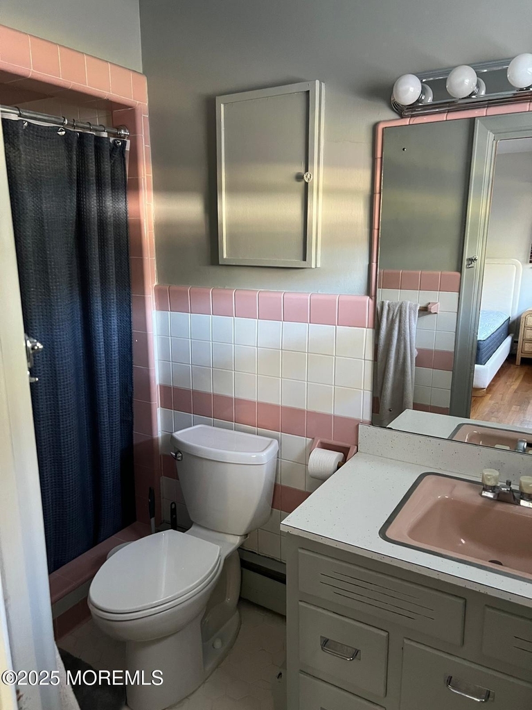 270 Jerome Avenue - Photo 8