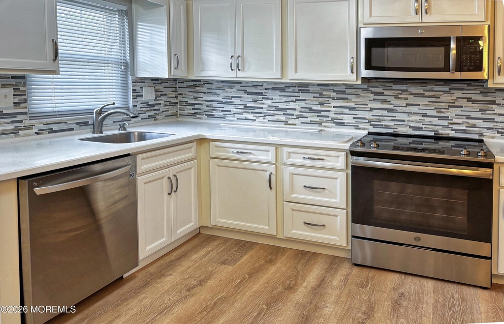 801d Balmoral Court - Photo 14