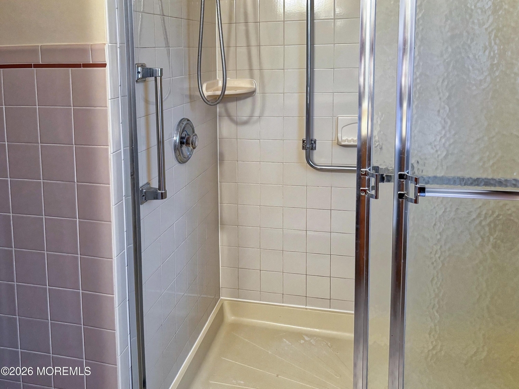 801d Balmoral Court - Photo 17