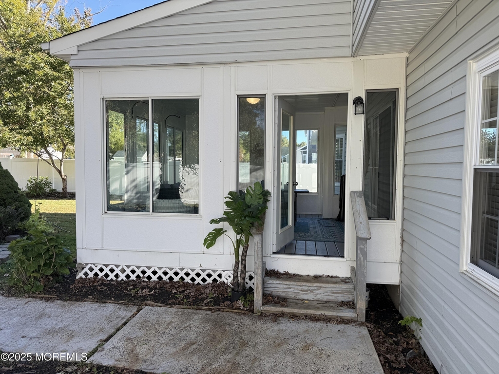 90 Atlantis Avenue - Photo 3