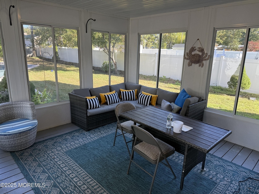 90 Atlantis Avenue - Photo 4