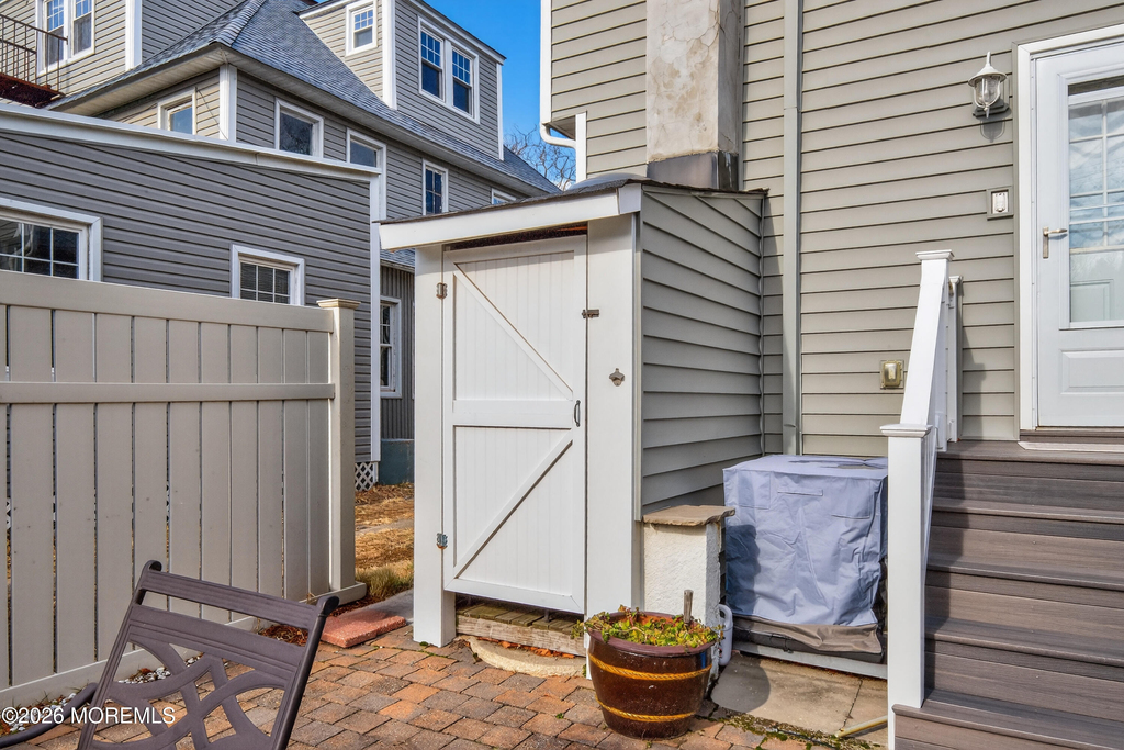 211 Lareine Avenue - Photo 29
