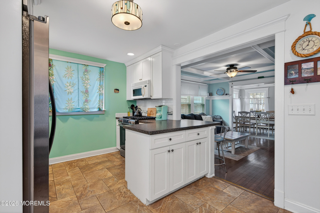 211 Lareine Avenue - Photo 11