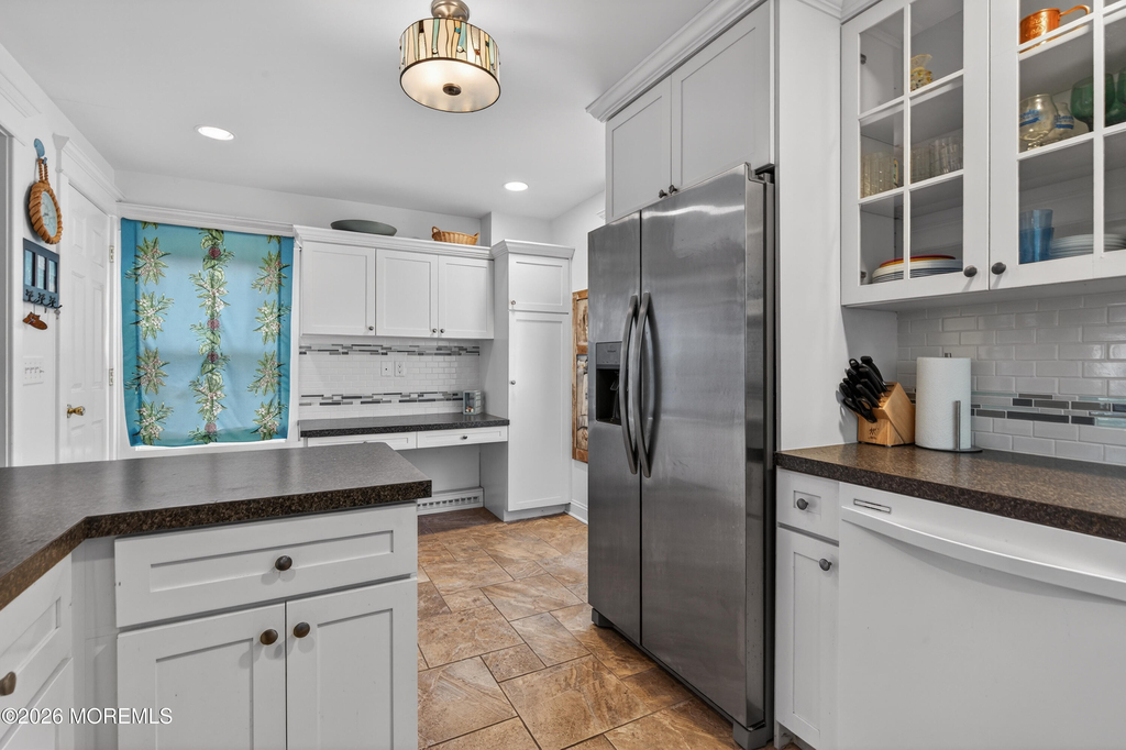 211 Lareine Avenue - Photo 13