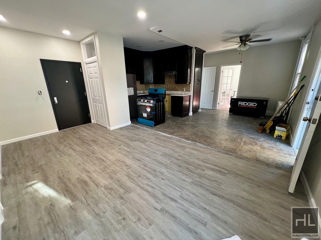 605 Liberty Avenue - Photo 0