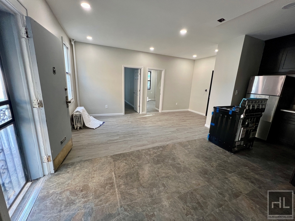 605 Liberty Avenue - Photo 1