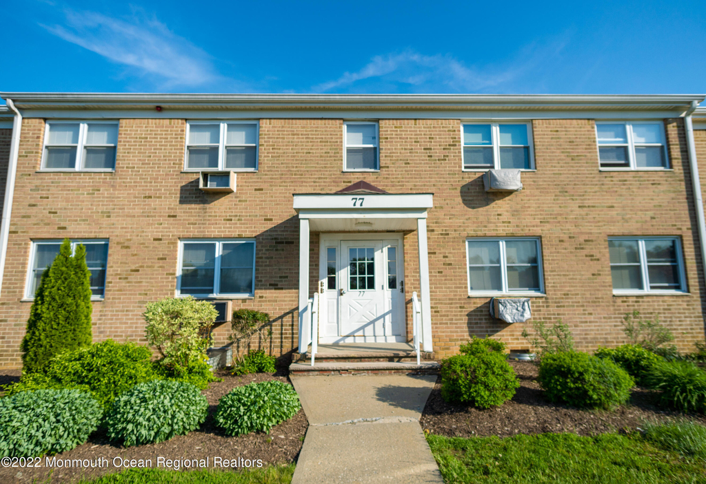77 Stonehurst Boulevard - Photo 0