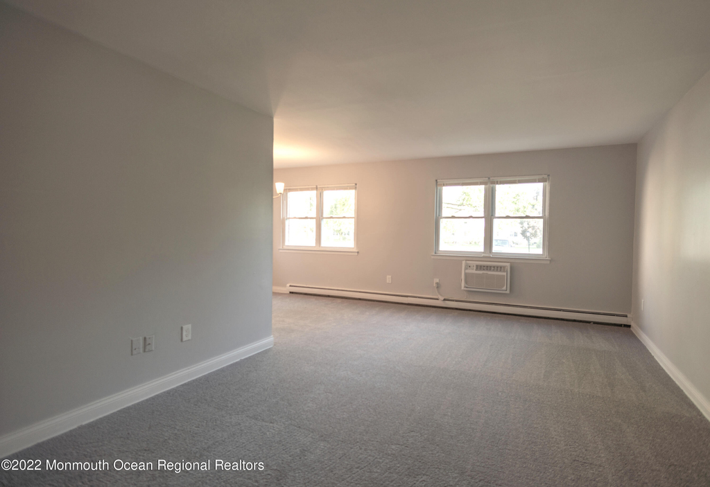 77 Stonehurst Boulevard - Photo 2