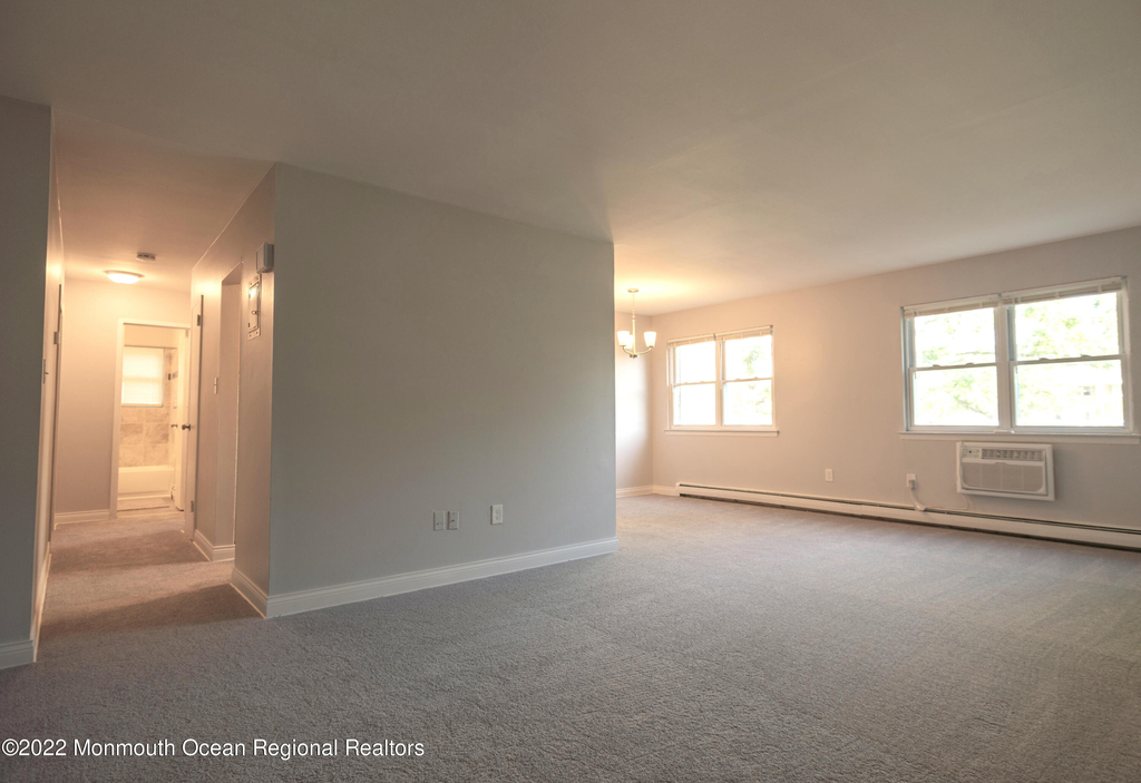 77 Stonehurst Boulevard - Photo 1