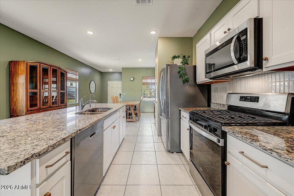 19254 W Pierson Street - Photo 11