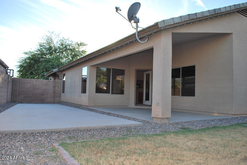 15664 W Saguaro Lane - Photo 4