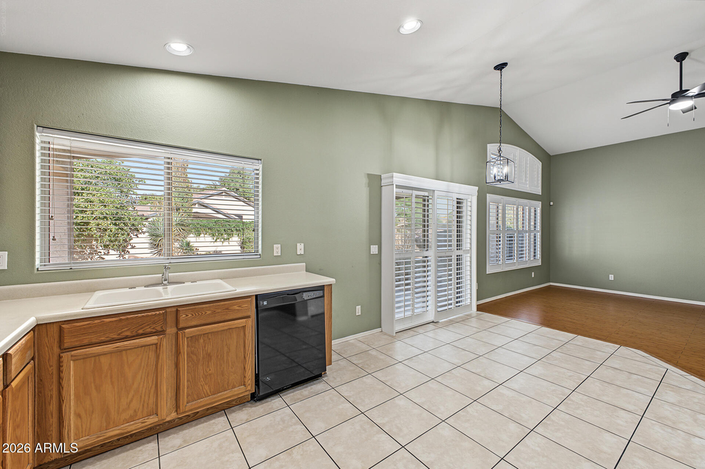 2742 S Camellia Court - Photo 10