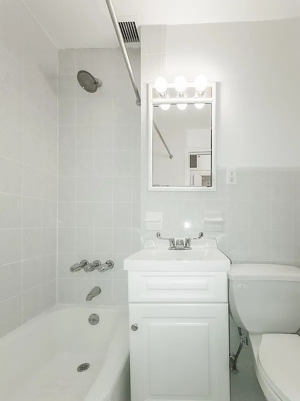 226 East 74th Street - Photo 4