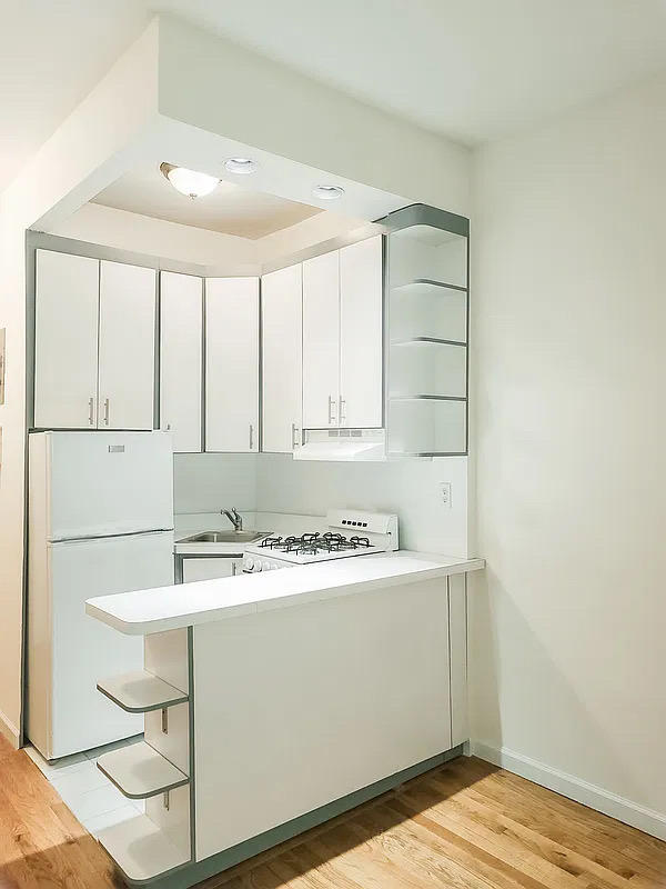 226 East 74th Street - Photo 3