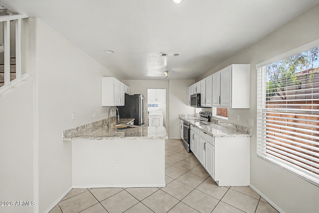 17606 N 17th Place - Photo 10