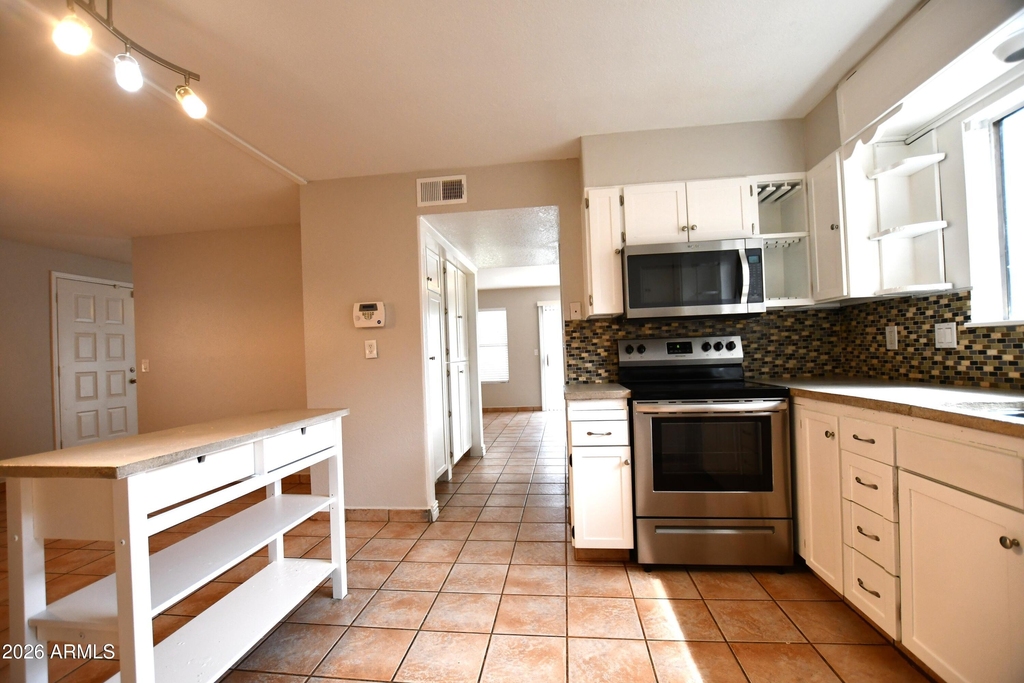 517 N Norfolk -- - Photo 5