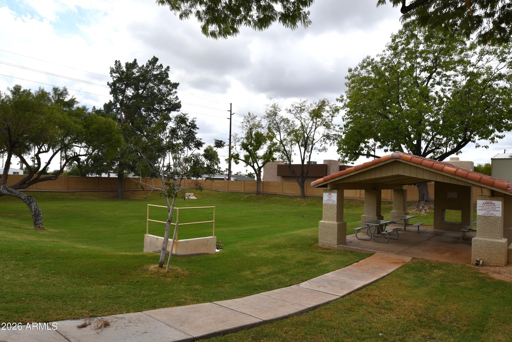 517 N Norfolk -- - Photo 27