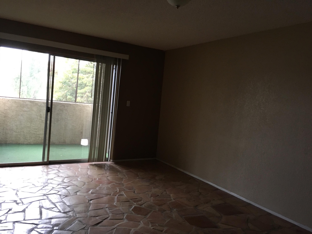 540 N May -- - Photo 2