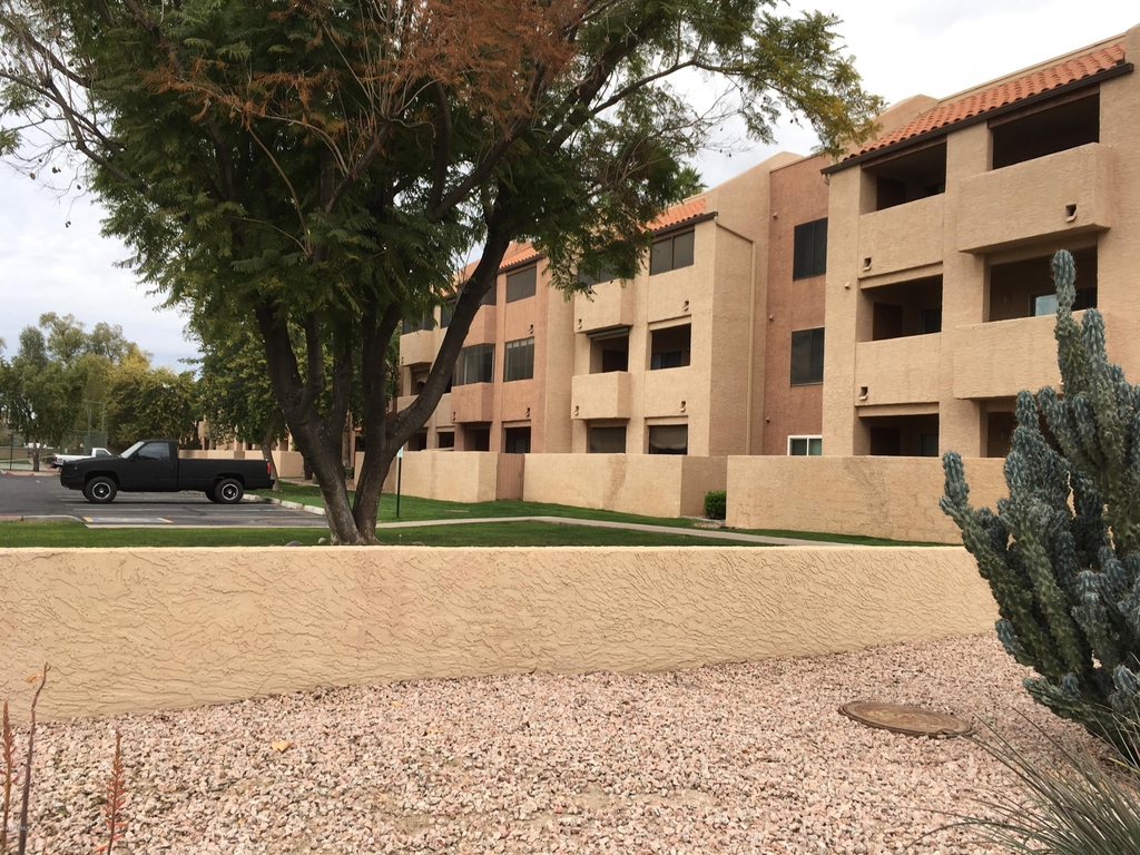 540 N May -- - Photo 4