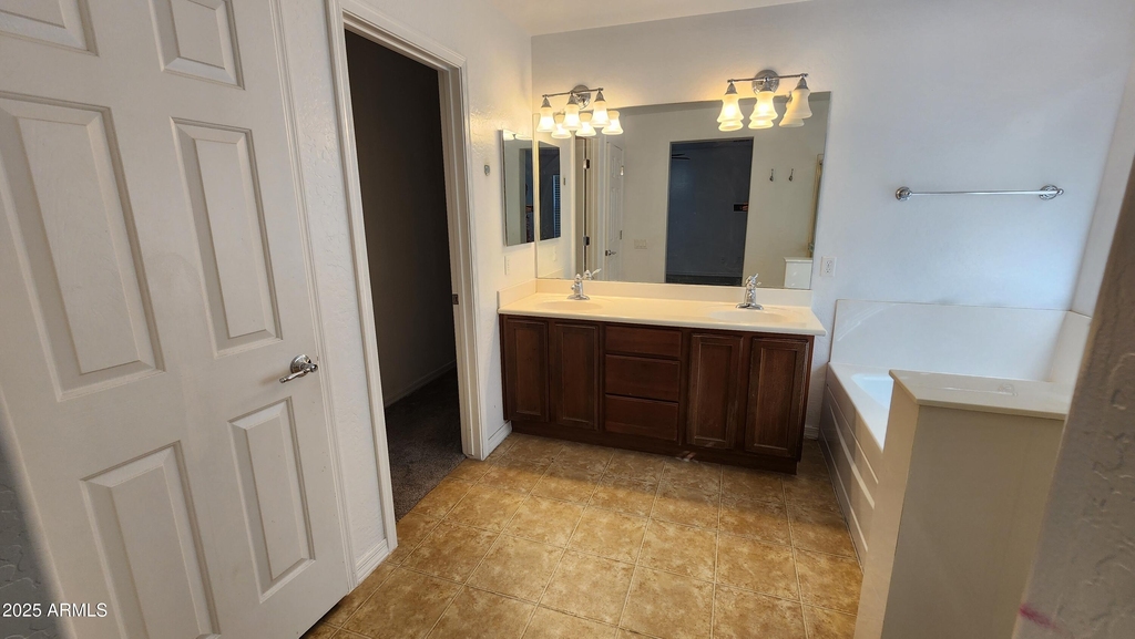 4750 S Antonio Circle - Photo 4