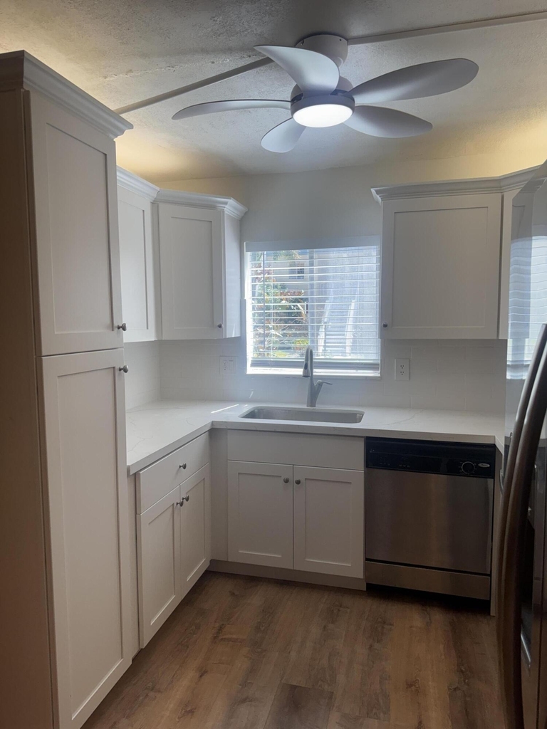 1550 Ne 13th Terrace - Photo 2
