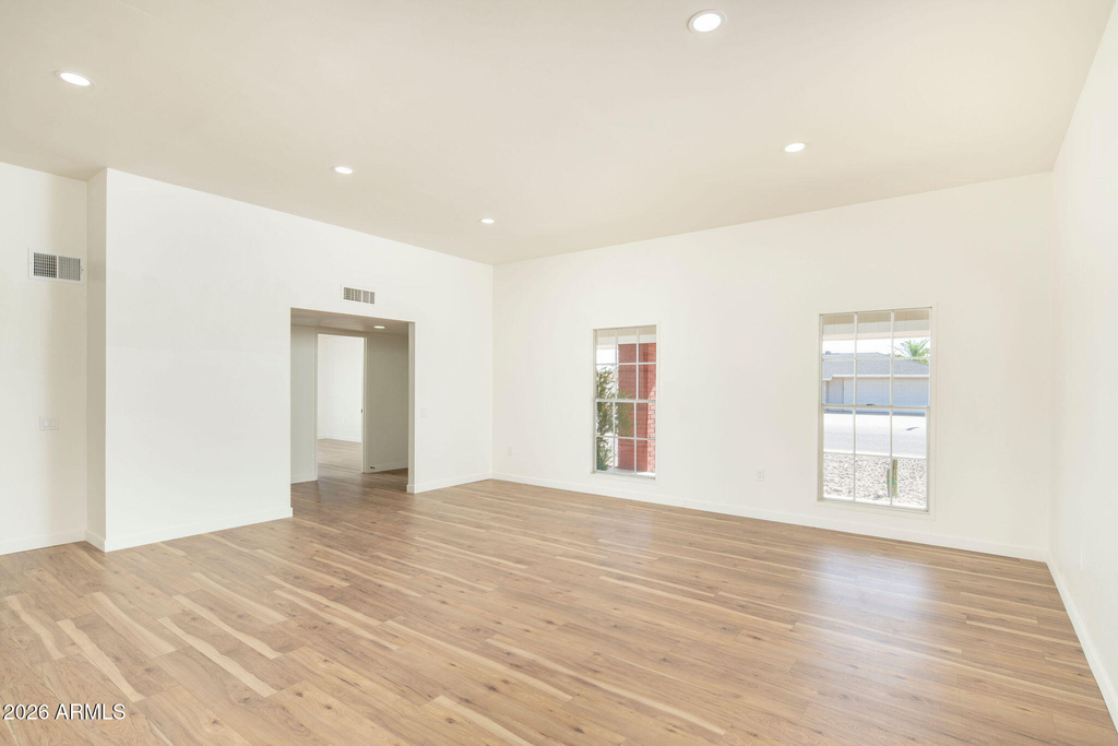 9213 W Briarwood Circle N - Photo 6