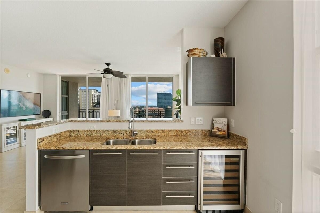 550 Okeechobee Boulevard - Photo 9