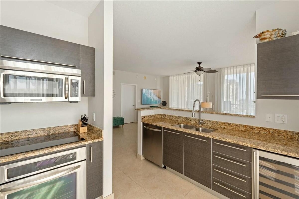 550 Okeechobee Boulevard - Photo 10