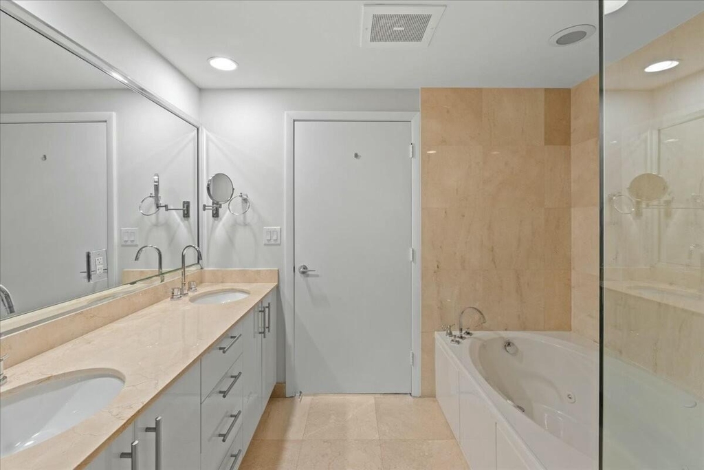 550 Okeechobee Boulevard - Photo 16