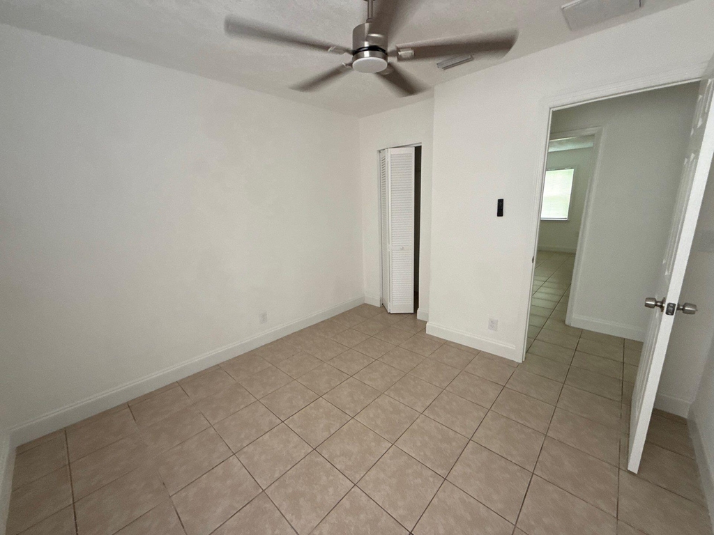 429 Se Lake Street - Photo 12