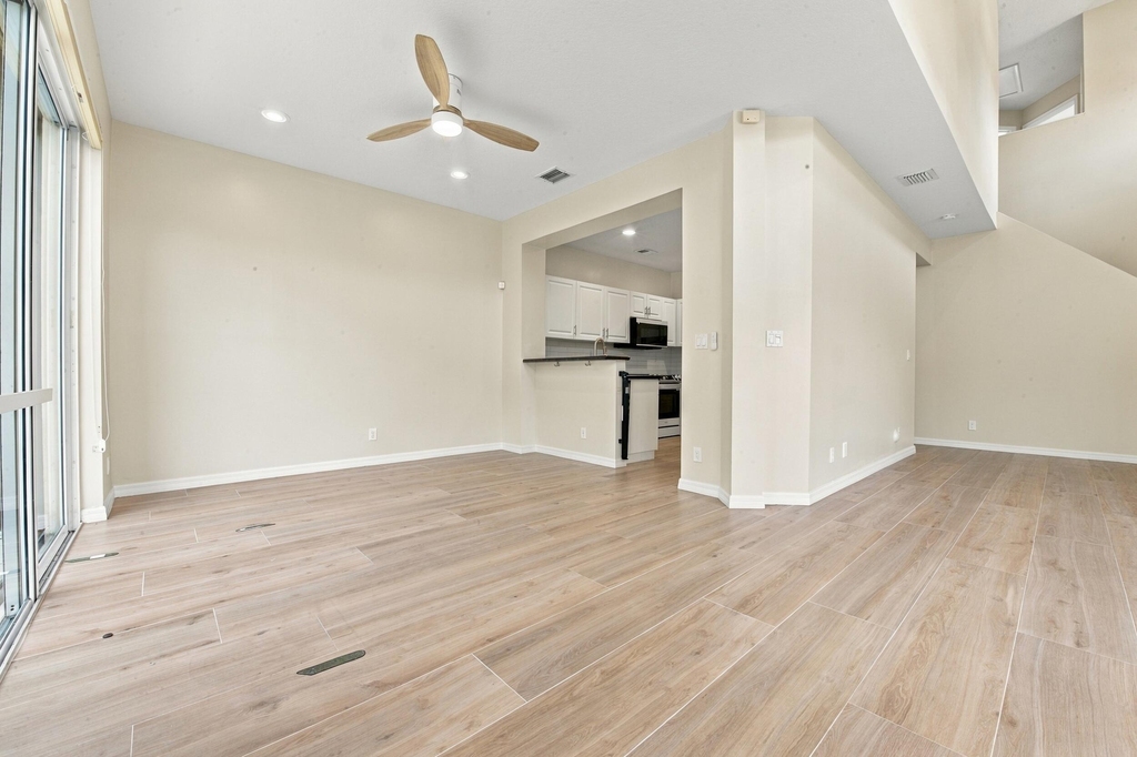 5643 Nw 125th Avenue - Photo 7