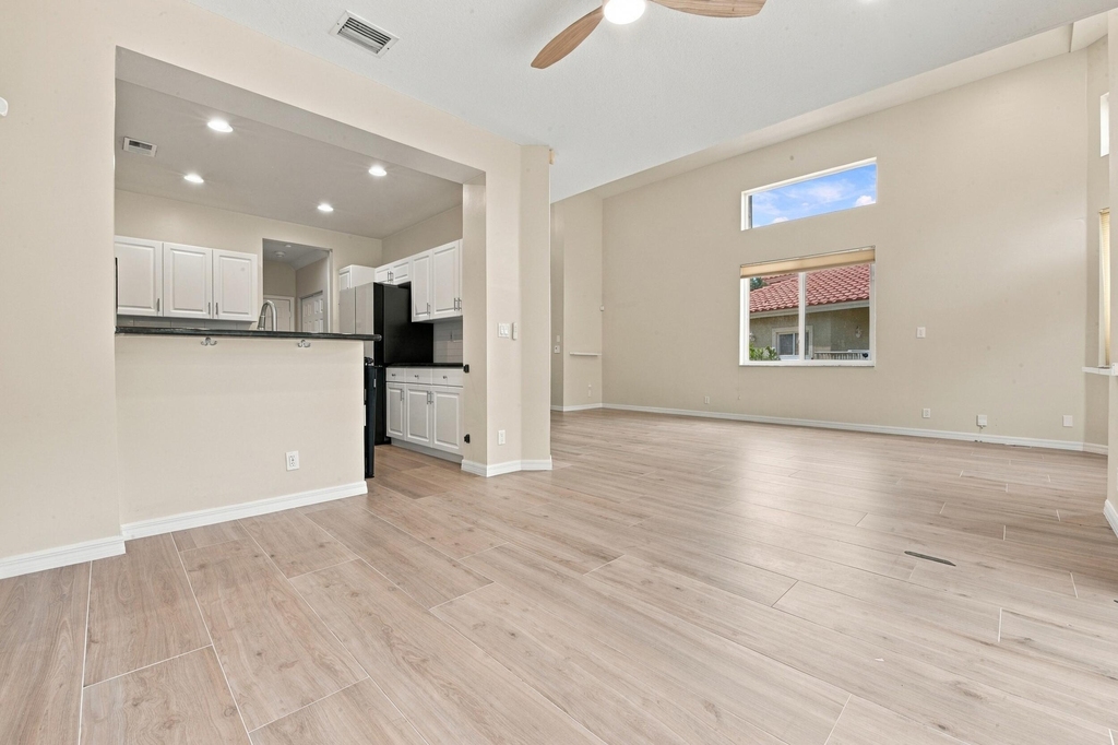 5643 Nw 125th Avenue - Photo 8