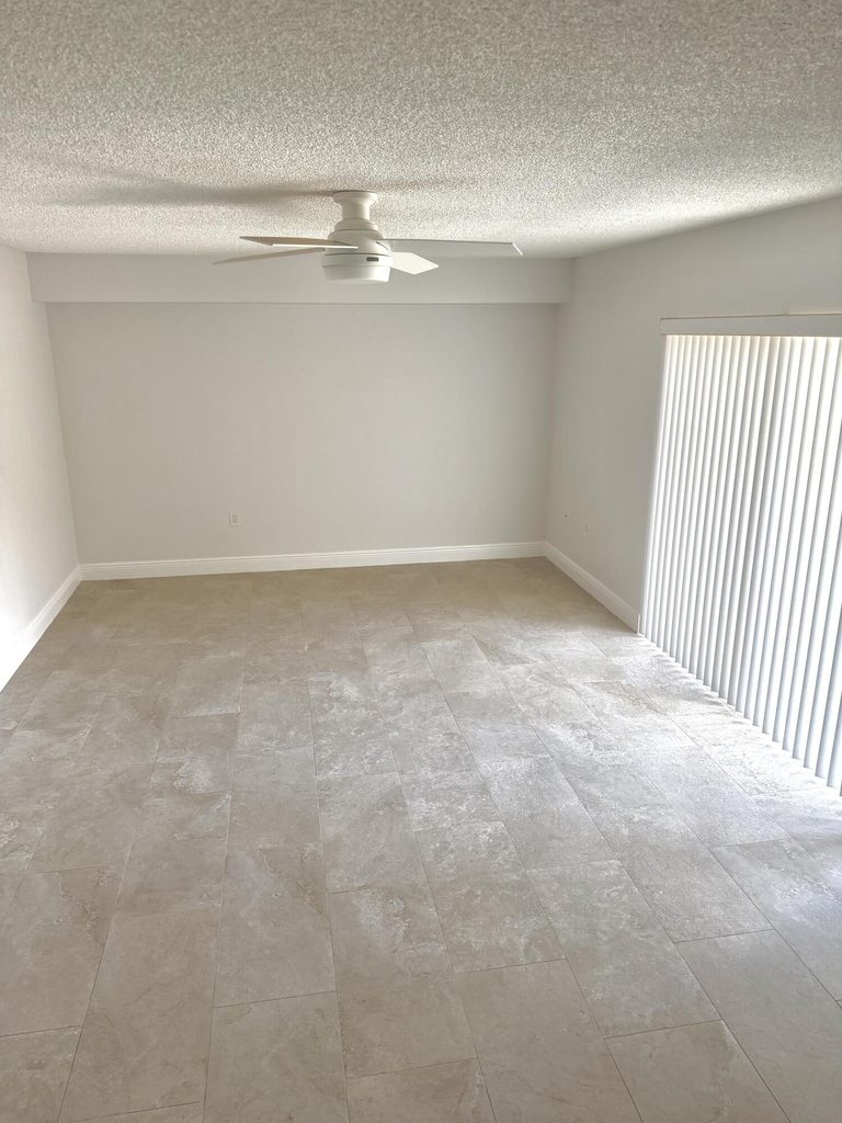 3054 30th Court - Photo 3