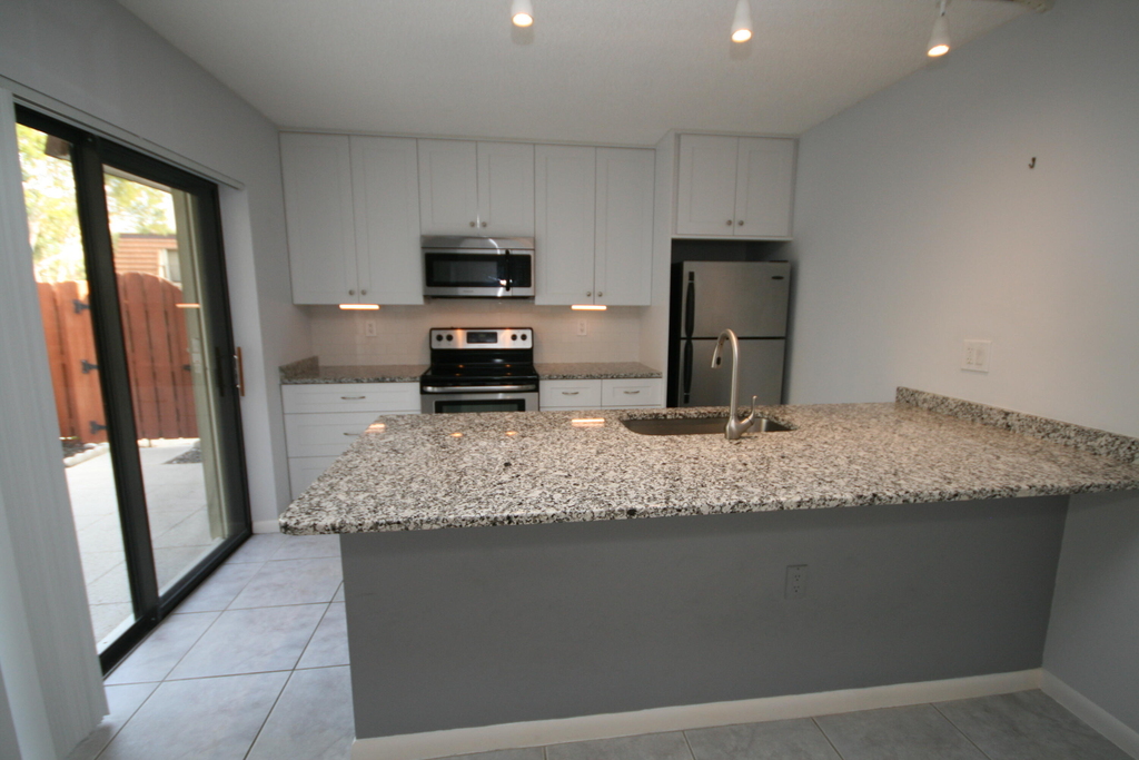 3054 30th Court - Photo 2