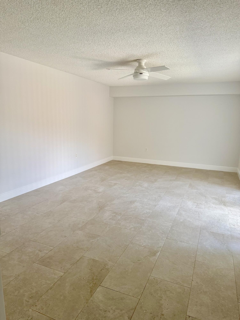 3054 30th Court - Photo 4