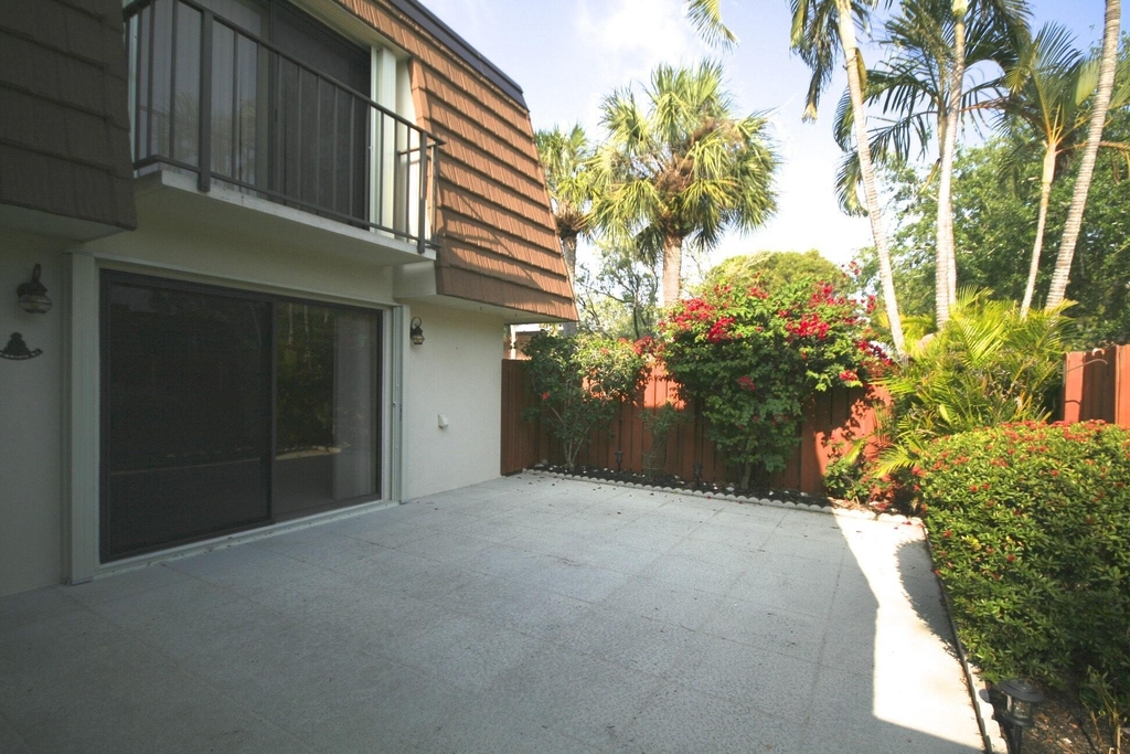 3054 30th Court - Photo 1