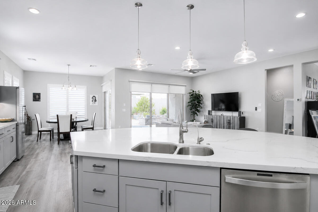 1540 E San Carlos Way - Photo 4