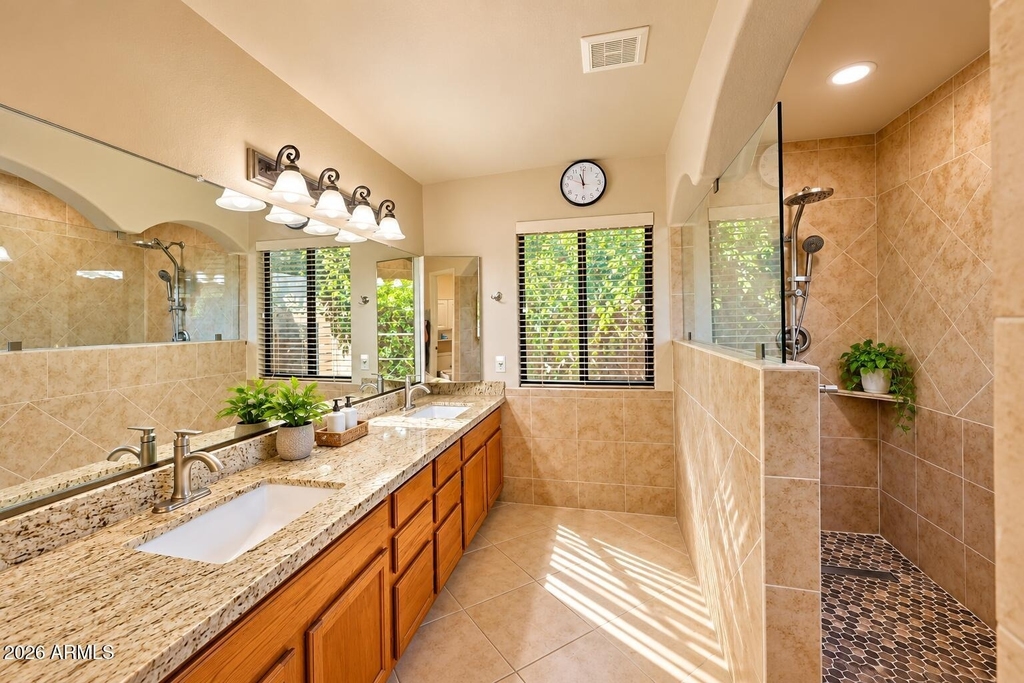 249 E Vaughn Avenue - Photo 10