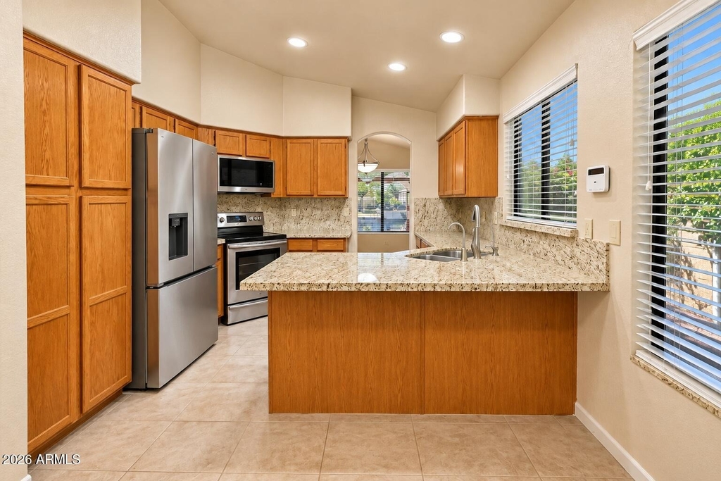 249 E Vaughn Avenue - Photo 8