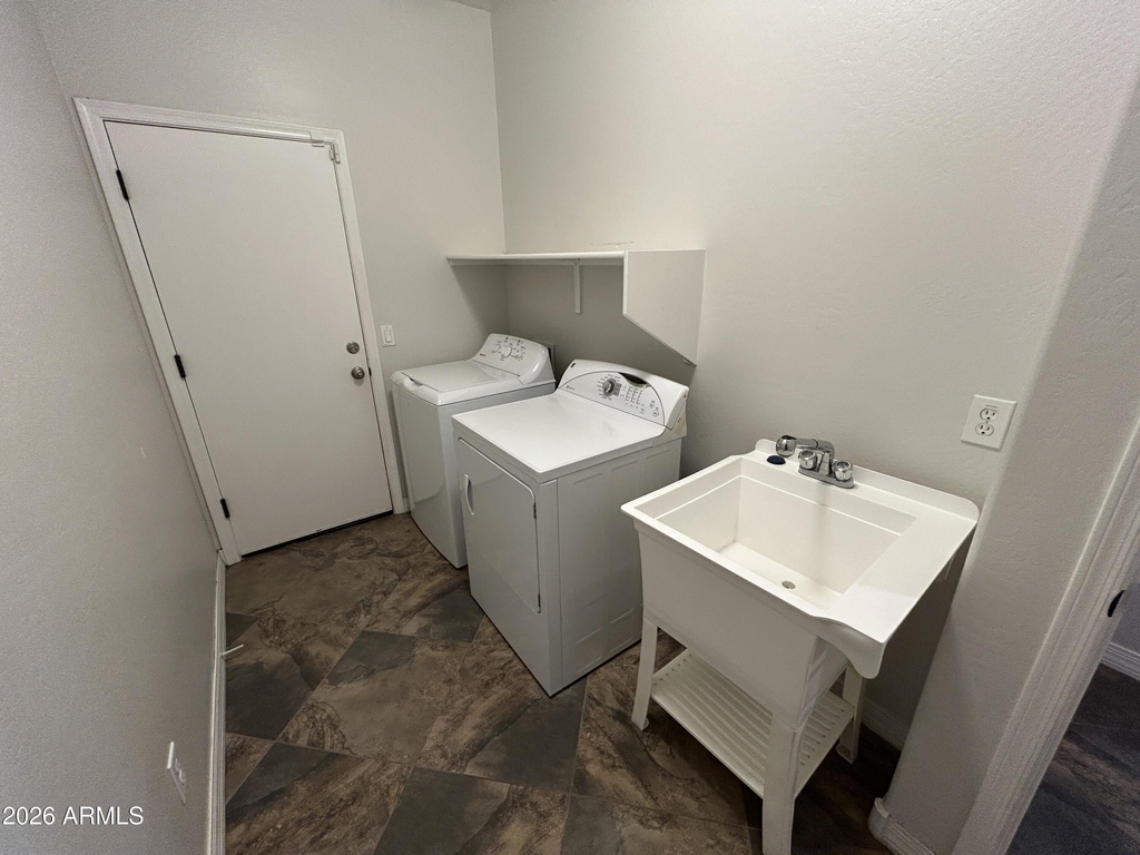 9033 W State Avenue - Photo 10
