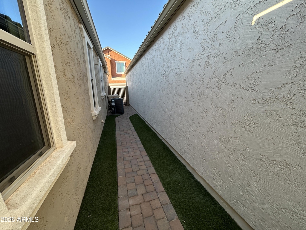 9033 W State Avenue - Photo 16